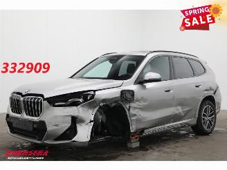 krockskadad bil auto BMW X1 xDrive25e M-Sport Pano LED ACC H/K Leder Camera LRHZ 2025/7