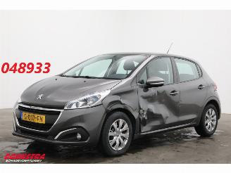 Vaurioauto  passenger cars Peugeot 208 1.2 PureTech Active Navi Airco Cruise Camera PDC 82.185 km! 2019/6