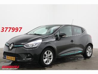 krockskadad bil auto Renault Clio 0.9 TCe Limited Navi Airco Cruise PDC 2019/1