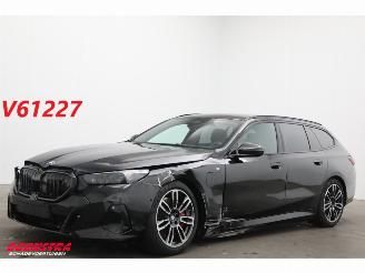 krockskadad bil auto BMW 5-serie Touring 550e M-Sport xDrive Carbon HUD H/K ACC Memory 360° 2025/6
