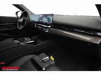 BMW 5-serie Touring 550e M-Sport xDrive Carbon HUD H/K ACC Memory 360° picture 20