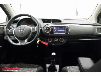 Toyota Yaris 1.3 VVT-i Aspiration Bluetooth Airco Cruise Camera AHK 69.230 km! picture 10