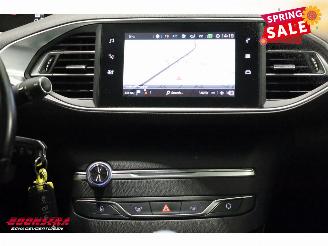 Peugeot 308 SW 1.5 BlueHDi Active Pano Leder Navi Clima Cruise PDC 104.203 km! picture 14