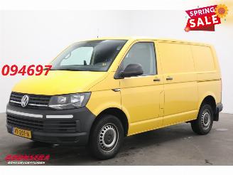 skadebil bedrijf Volkswagen Transporter 2.0 TDI 150 PK L1-H1 2X Schuifdeur Airco Cruise AHK 2016/8