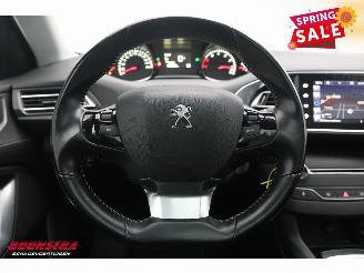 Peugeot 308 SW 1.2 PureTech Active Pano Navi Clima Cruise PDC AHK picture 12