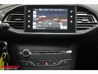 Peugeot 308 SW 1.2 PureTech Active Pano Navi Clima Cruise PDC AHK picture 7