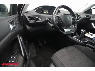 Peugeot 308 SW 1.2 PureTech Active Pano Navi Clima Cruise PDC AHK picture 10