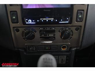 Landrover Defender 2.4 TD HT 110" E 4WD 6-Pers Leder Airco AHK picture 33