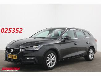 skadebil auto Seat Leon Sportstourer 1.5 eTSI DSG Style Pano LED ACC Leder Navi SHZ LRHZ AHK 2021/2