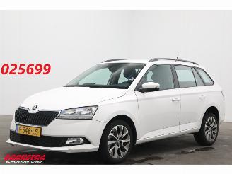 krockskadad bil auto Skoda Fabia Combi 1.0 TSI Business Edition Navi Airco Cruise PDC AHK 2022/4