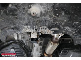 Peugeot 208 1.2 Hybrid 145 e-DCS6 GT Pano LED Navi Clima Cruise Camera picture 9