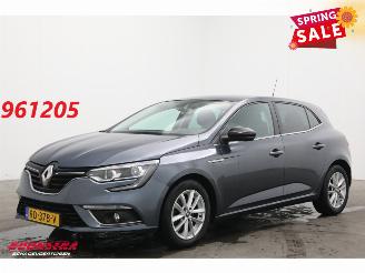 skadebil auto Renault Mégane 1.2 TCe Limited Navi Clima Cruise PDC 2017/11