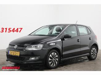 Damaged car Volkswagen Polo 1.4 TDI BlueMotion 5-DRS Navi Airco Cruise PDC 2015/10