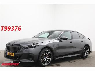 Voiture accidenté BMW 5-serie 530e M-Sport Pro Leder ACC H/K Camera SHZ 2024/12