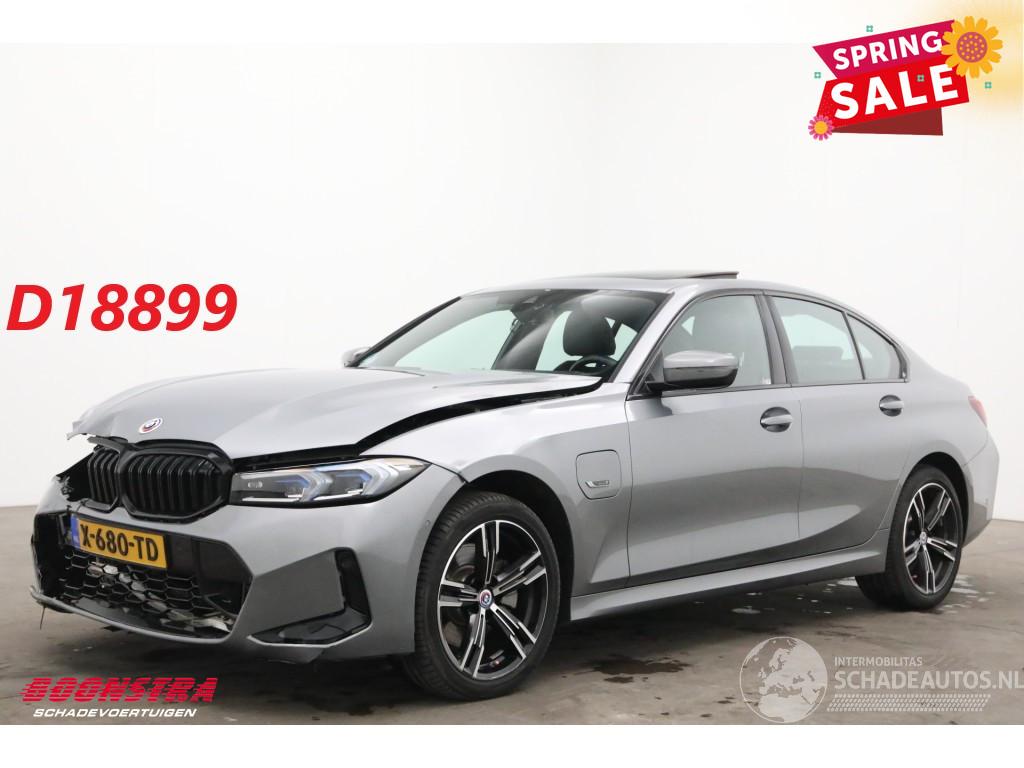 BMW 3-serie 330E M-Sport Schuifdak H/K Memory HUD LRHZ Camera AHK