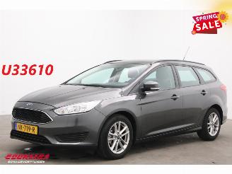 Voiture accidenté Ford Focus 1.0 Trend Navi Airco Cruise PDC 2017/2