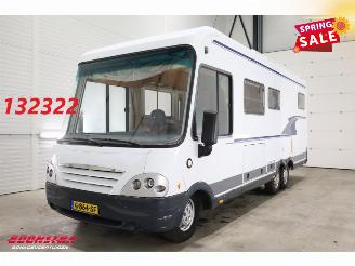 Schade camper Niesmann+Bischoff  Flair 2.8 JTD Solar TV Hefbed Dwarsbed Leder AHK 2004/7