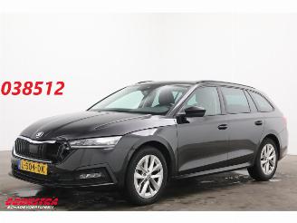 krockskadad bil auto Skoda Octavia Combi 1.0 TSI DSG Ambition Virtual Navi Clima Cruise 2021/4