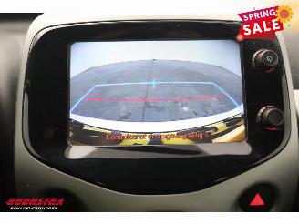 Toyota Aygo 1.0 VVT-i x-play Aut. Airco Camera Bluetooth 98.797 km! picture 15