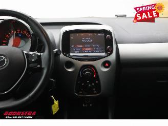 Toyota Aygo 1.0 VVT-i x-play Aut. Airco Camera Bluetooth 98.797 km! picture 9