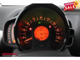 Toyota Aygo 1.0 VVT-i x-play Aut. Airco Camera Bluetooth 98.797 km! picture 14