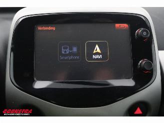 Toyota Aygo 1.0 VVT-i x-play Aut. Airco Camera Bluetooth 98.797 km! picture 17