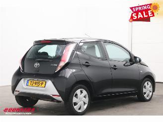 Toyota Aygo 1.0 VVT-i x-play Aut. Airco Camera Bluetooth 98.797 km! picture 3
