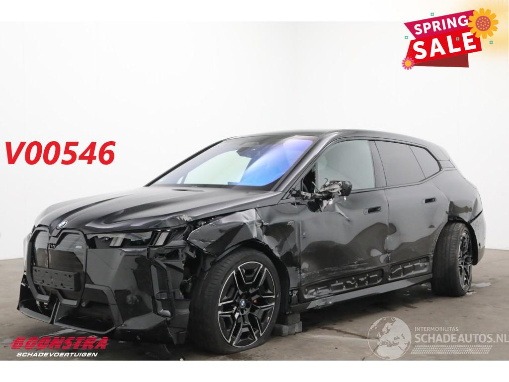 BMW iX xDrive M70 112 kWh Pano LED ACC B&W Memory 360° AHK