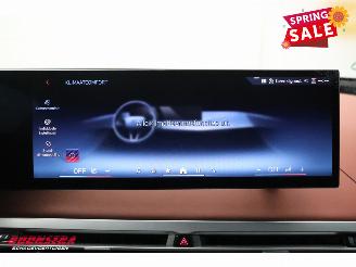 BMW iX xDrive M70 112 kWh Pano LED ACC B&W Memory 360° AHK picture 35