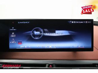 BMW iX xDrive M70 112 kWh Pano LED ACC B&W Memory 360° AHK picture 35