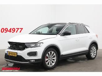 Vaurioauto  passenger cars Volkswagen T-Roc 1.5 TSI DSG Sport LED ACC Virtual Camera SHZ 2018/7