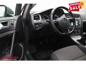 Volkswagen Golf 1.6 TDI Trendline BlueMotion Navi Bluetooth Airco Cruise picture 10