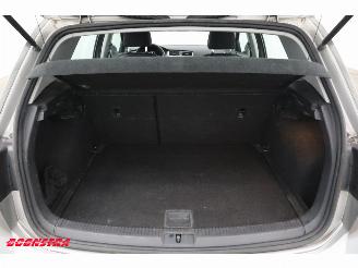 Volkswagen Golf 1.6 TDI Trendline BlueMotion Navi Bluetooth Airco Cruise picture 15