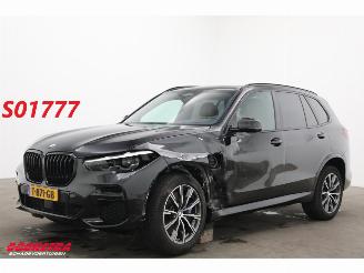 krockskadad bil auto BMW X5 xDrive45e M-Sport Pano LED ACC Leder Memory HUD Camera Lucht AHK 2023/6