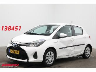 Schadeauto Toyota Yaris 1.5 Hybrid Aspiration Navi Airco Cruise Camera 132.153 km! 2015/1