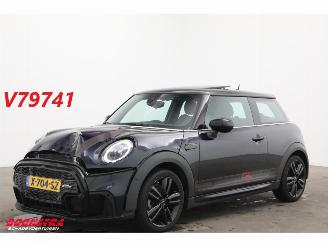 Vaurioauto  passenger cars Mini Mini 1.5 Cooper Aut. JCW Pano LED Leder Cruise Camera SHZ 2024/1