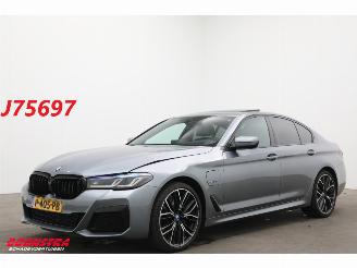 Auto incidentate BMW 5-serie 520e M-Sport LED Schuifdak Memory HUD H/K Camera SHZ 2022/5