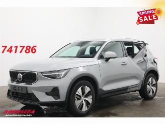 Damaged car Volvo XC40 2.0 B3 Core LED Leder Apple/Android Camera SHZ LRHZ 9.766 km! 2025/12