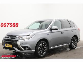 ocasión turismos Mitsubishi Outlander 2.0 PHEV Executive Edition 4X4 Navi Clima Cruise Camera SHZ PDC AHK 2015/12