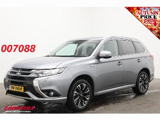 occasione autovettura Mitsubishi Outlander 2.0 PHEV Executive Edition 4X4 Navi Clima Cruise Camera SHZ PDC AHK 2015/12