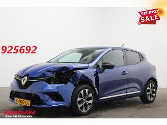 Unfallwagen Renault Clio 1.0 TCe 90 Evolution Navi Airco Cruise PDC 2023/1