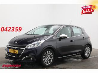 damaged passenger cars Peugeot 208 1.2 PT BlueLease Allure Navi Clima Cruise PDC Apple/Android 2019/5