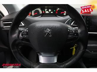 Peugeot 308 SW 1.6 BlueHDI Executive Pack Pano Navi Clima Cruise Camera PDC AHK picture 19