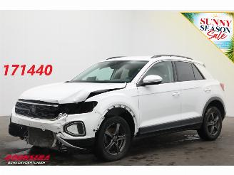 Coche accidentado Volkswagen T-Roc 1.5 TSI DSG Life Edition LED ACC Virtual Navi Clima SHZ PDC 2024/10