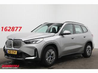 Unfallwagen BMW iX1 xDrive30 67 kWh LED ACC Apple/Android Camera SHZ 2025/1