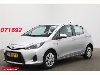 damaged passenger cars Toyota Yaris 1.5 Full Hybrid Aut. Aspiration Clima Cruise Camera 2013/10