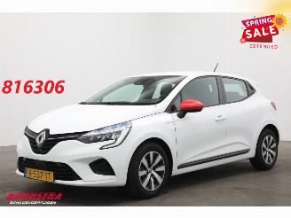 damaged passenger cars Renault Clio 1.0 TCe 90 Equilibre Navi Airco Cruise PDC 2022/11
