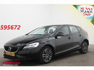 Auto incidentate Volvo V-40 1.5 T2 Aut. Momentum LED Navi Clima Cruise SHZ PDC 2019/6
