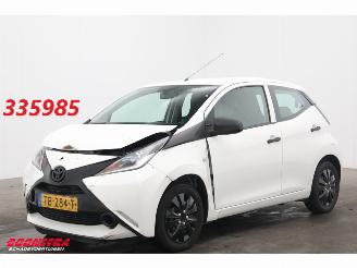 skadebil auto Toyota Aygo 1.0 VVT-i x-fun Bluetooth Airco Cruise 2018/6