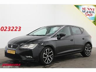 krockskadad bil auto Seat Leon 1.2 TSI Reference Airco Bluetooth Cruise SHZ PDC 2013/11